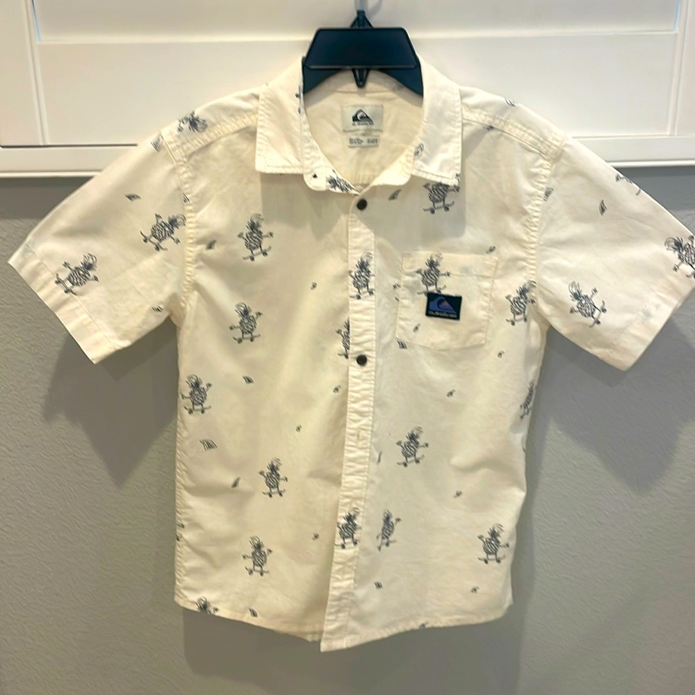 Quicksilver Boys collared, button down shirt